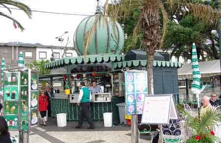 kiosque du bord de mer Funchal Madere