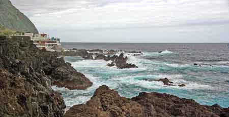 piscine naturelle à Porto Moniz Madere