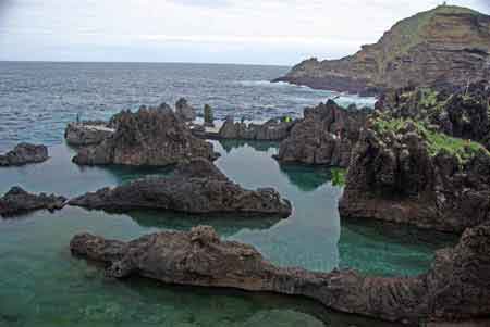 piscine naturelle à Porto Moniz Madere