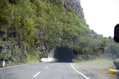 tunnel sur route ER110 à Madère
