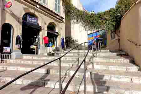 Marseille : le Panier montée des Accoules