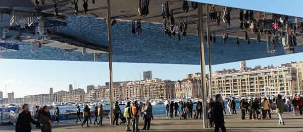 marseille le vieux port halte des bus