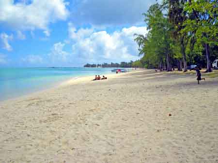 plage de Mont Choisy  l'ile Maurice