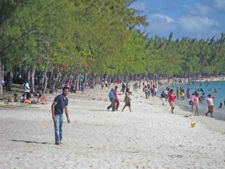 plage de Mont Choisy  l'ile Maurice