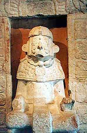 pyramide de Uxmal Yucatan Mexique