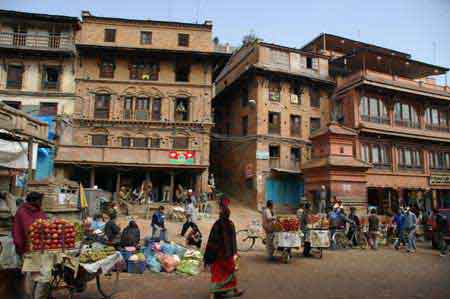 vendeurs de fruits Bhaktapur vallée de Katmandou Népal