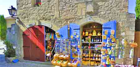 boutique de souvenirs à Baux