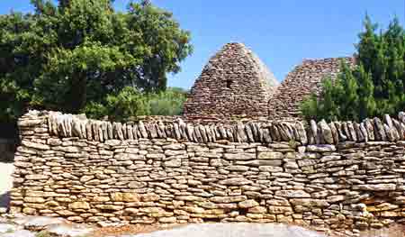 Lubéron - les bories en Provence