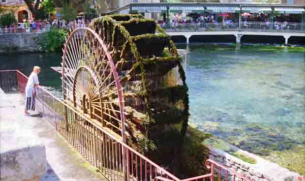 fontaine de vaucluse