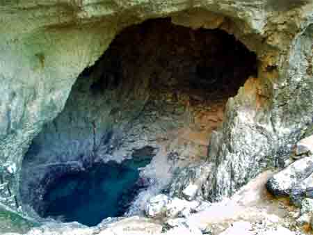 le gouffre de Fontaine de Vaucluse