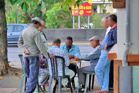 joueurs de domino à St Pierre  la Runion 