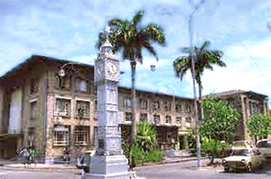 mahe place de l'horloge