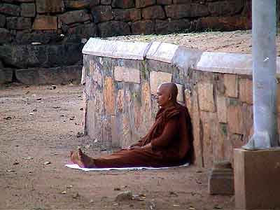 moine Sri Lanka 	Anuradhapura