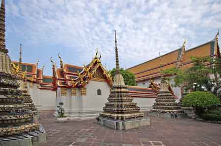 Thaïlande - Bangkok  Wat Suthat temple de la balançoire géante