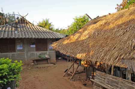 Tha&iuml;lande Chiang Ra&iuml;  Village de la minorit&eacute; Akha