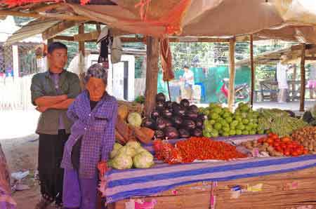 Tha&iuml;lande Thaton paysages march&eacute;