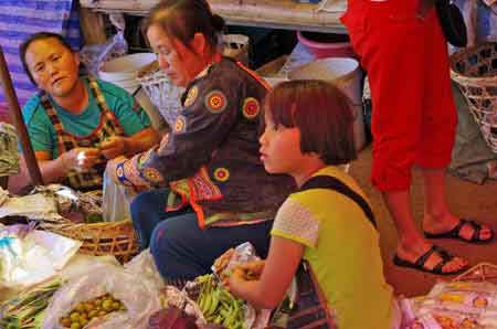 Tha&iuml;lande Thaton paysages march&eacute;