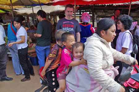 Tha&iuml;lande Thaton paysages march&eacute;