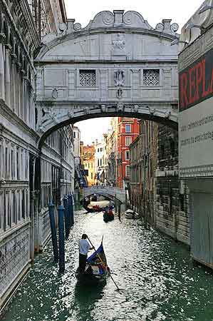 Le pont des soupirs palais des Doges  Venise, Italie 