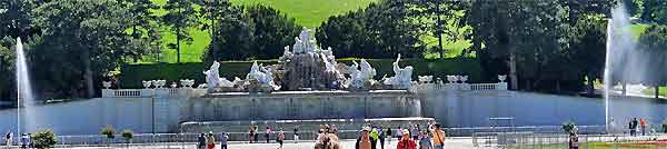 Vienne chateau de Schönbrunn fontaine de Neptune 