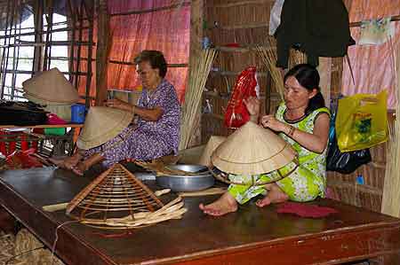 Fabrique de 	chapeaux de paille de riz Vietnam