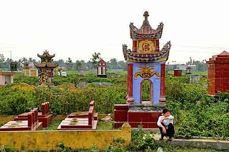 Cimetière traditionnel  Vietnam